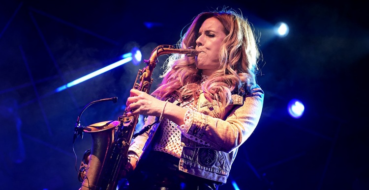 Concert Candy Dulfer Presents The Purple Jam in TivoliVredenburg ...