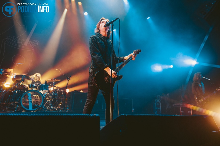 Catfish and the Bottlemen op Catfish and the Bottlemen - 30/01 - TivoliVredenburg foto