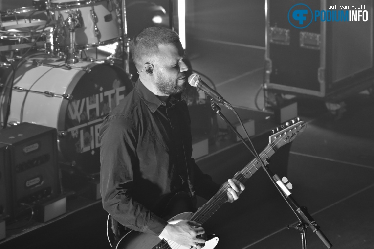 White Lies op White Lies - 18/06 - TivoliVredenburg foto