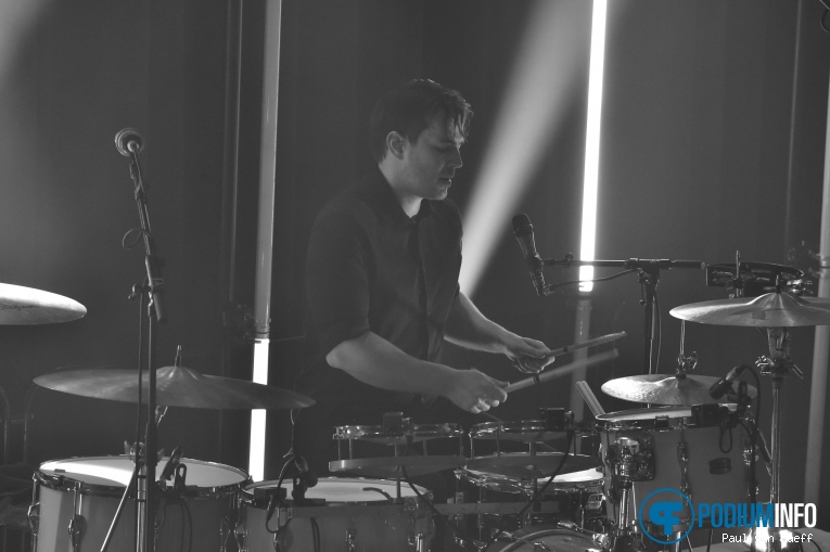 White Lies op White Lies - 18/06 - TivoliVredenburg foto