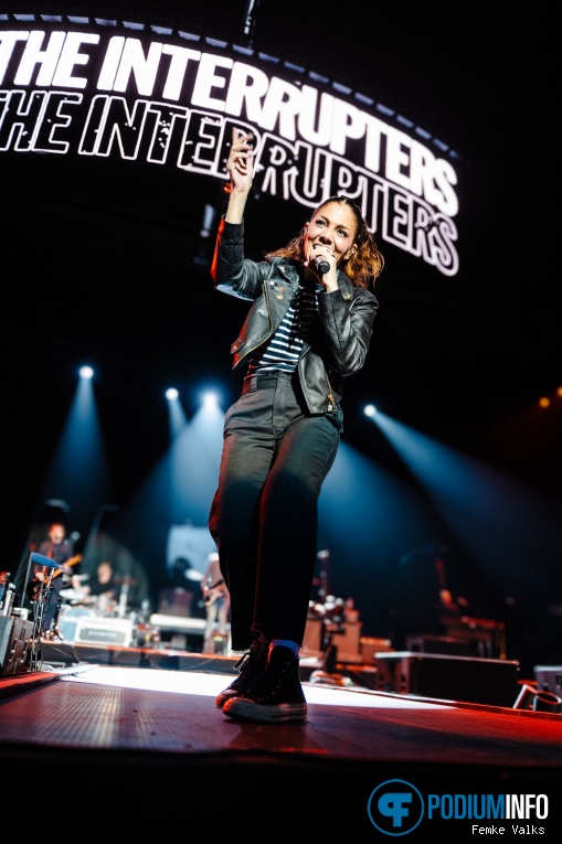 The Interrupters op Green Day - 19/06 - Gelredome foto