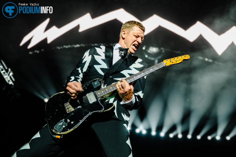 The Hives op Green Day - 19/06 - Gelredome foto