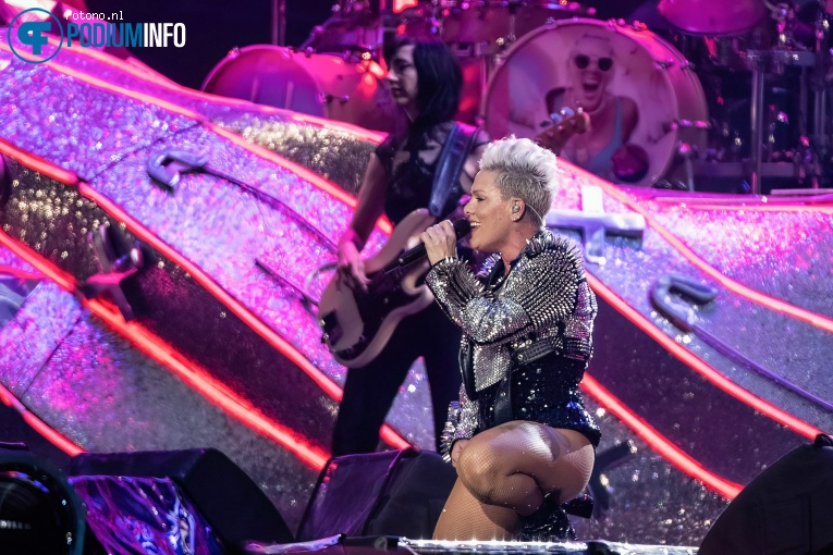 P!nk op P!nk - Summer Carnival Tour - 10/07 - Johan Cruijff ArenA foto