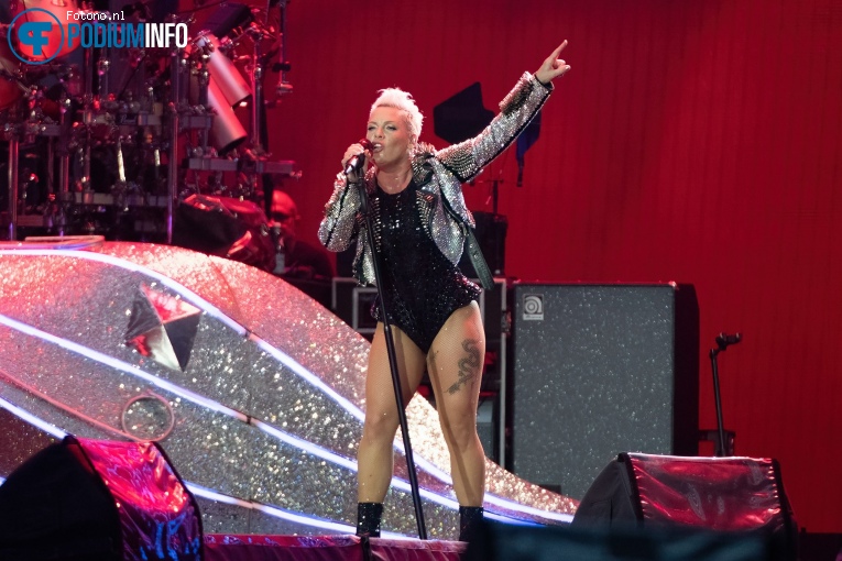 P!nk op P!nk - Summer Carnival Tour - 10/07 - Johan Cruijff ArenA foto