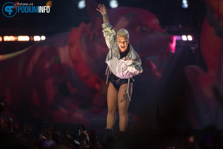 P!nk op P!nk - Summer Carnival Tour - 10/07 - Johan Cruijff ArenA foto