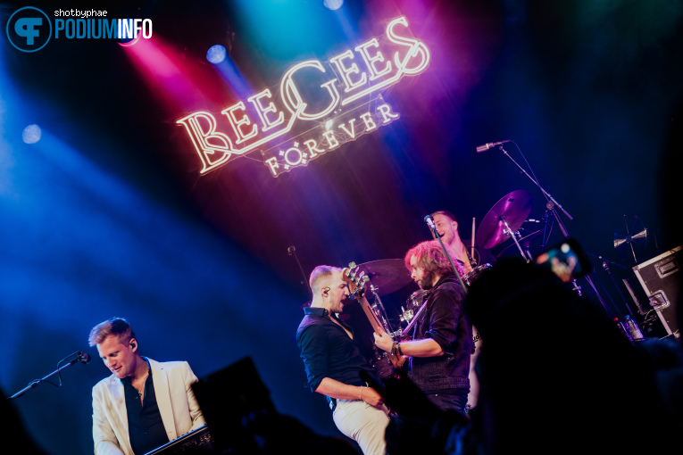 Bee Gees Forever (by MainCourse) op Bee Gees Forever - 30/08 - Boerderij foto