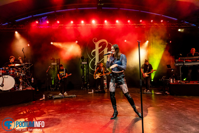 Floor Jansen op Zuiderpark Live: Floor Jansen - 07/09 - Zuiderparktheater foto