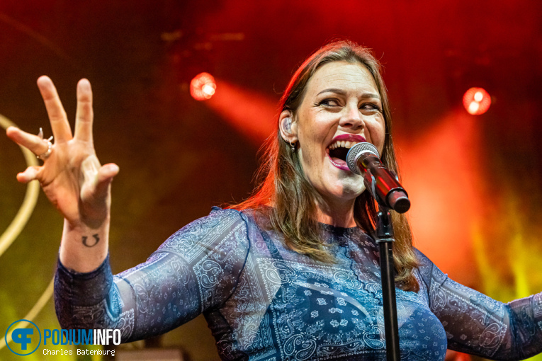 Floor Jansen op Zuiderpark Live: Floor Jansen - 07/09 - Zuiderparktheater foto