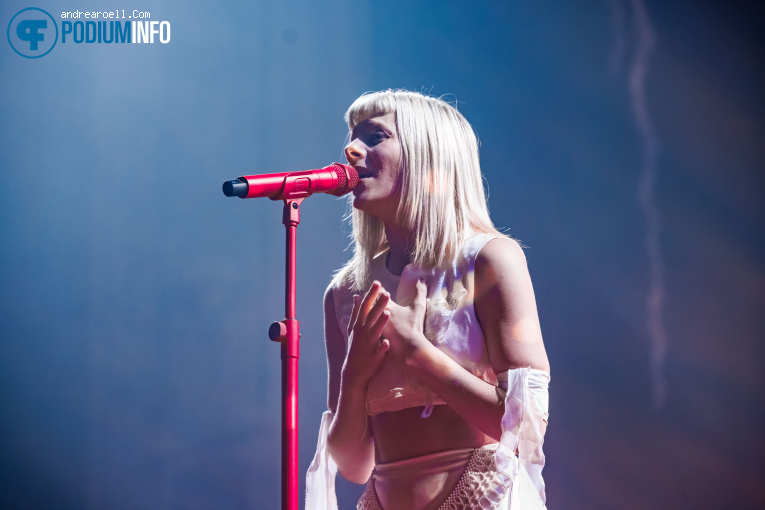 Aurora op Aurora - 28/09 - AFAS Live foto