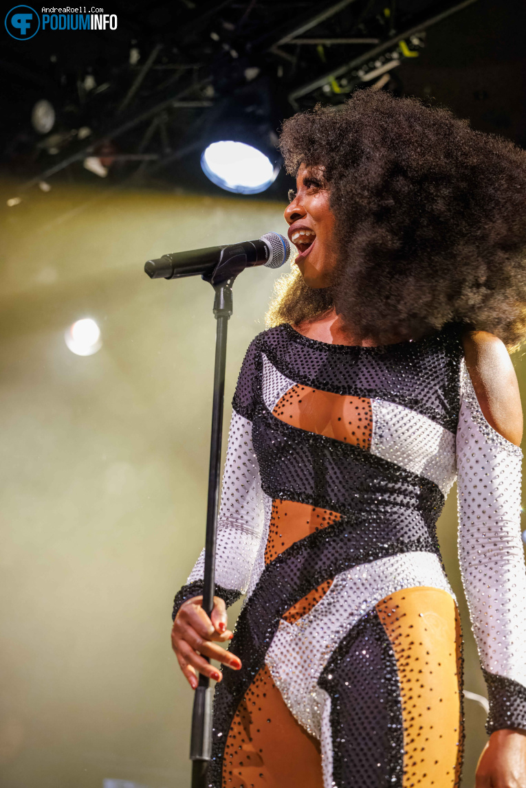 Beverley Knight op Beverley Knight - 02/10 - Tolhuistuin foto