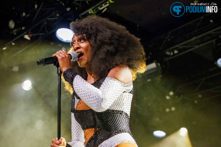 Beverley Knight op Beverley Knight - 02/10 - Tolhuistuin foto