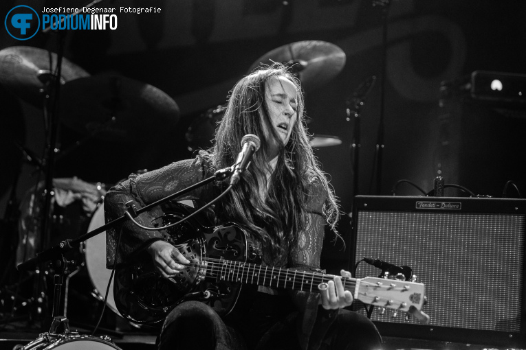 Merel van de Keer op Elles Bailey - 20/10 - TivoliVredenburg foto