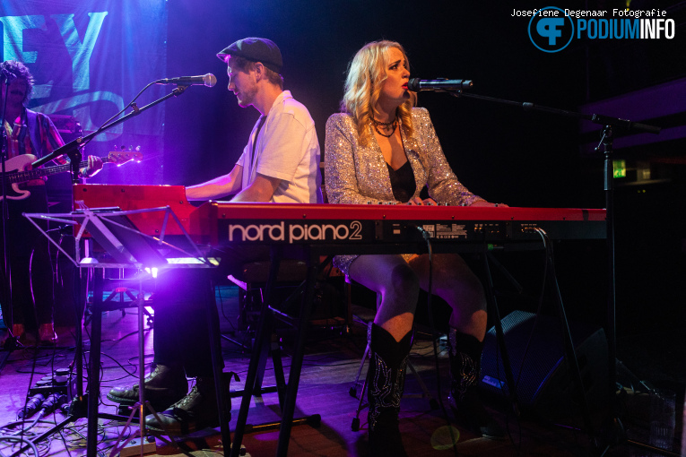 Elles Bailey op Elles Bailey - 20/10 - TivoliVredenburg foto