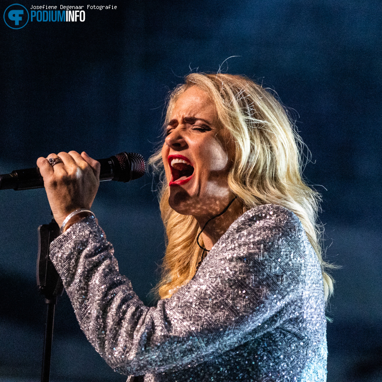 Elles Bailey op Elles Bailey - 20/10 - TivoliVredenburg foto