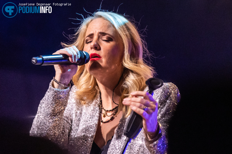 Elles Bailey op Elles Bailey - 20/10 - TivoliVredenburg foto