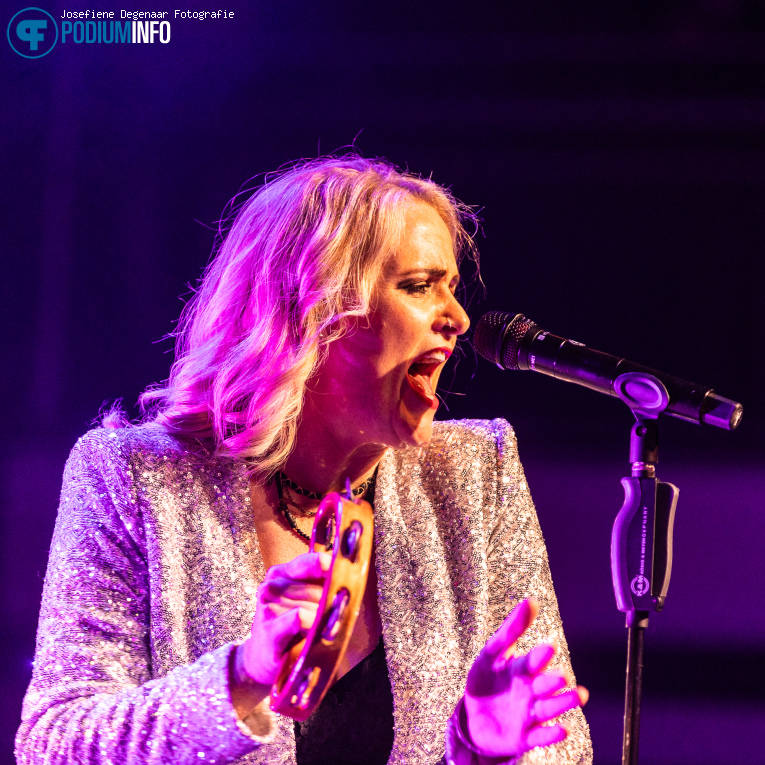 Elles Bailey op Elles Bailey - 20/10 - TivoliVredenburg foto