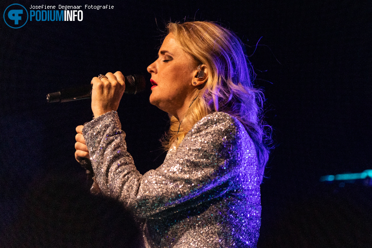 Elles Bailey op Elles Bailey - 20/10 - TivoliVredenburg foto