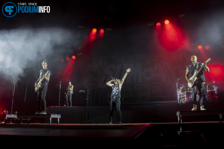 Sum 41 op Sum 41 - 21/10 - Mainstage foto