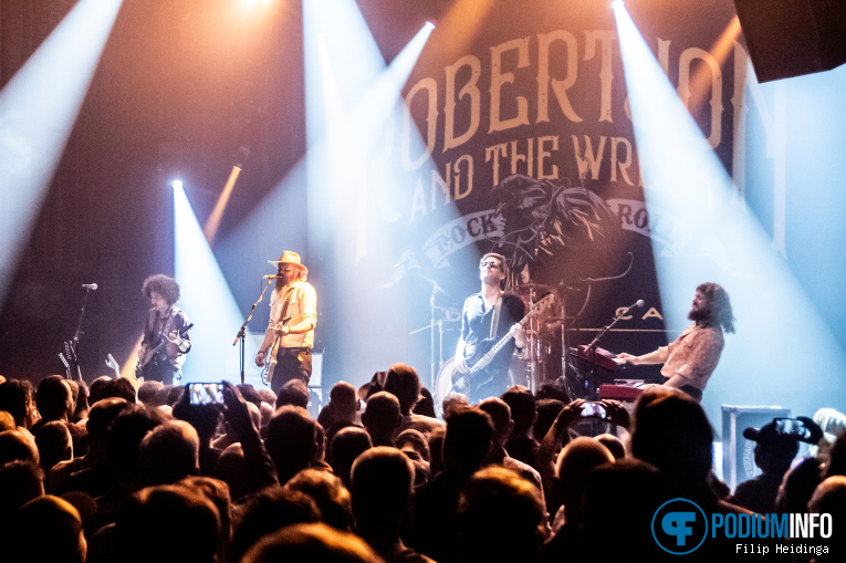 Robert Jon & The Wreck op Robert Jon & The Wreck - 30/10 - TivoliVredenburg foto