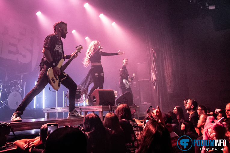 Butcher Babies op Cradle Of Filth - 05/12 - Melkweg foto