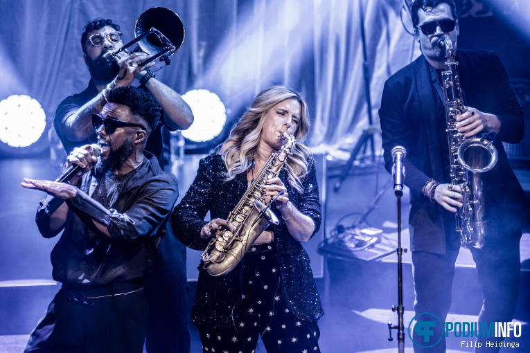 Candy Dulfer op Candy Dulfer - 08/12 - Luxor Live foto