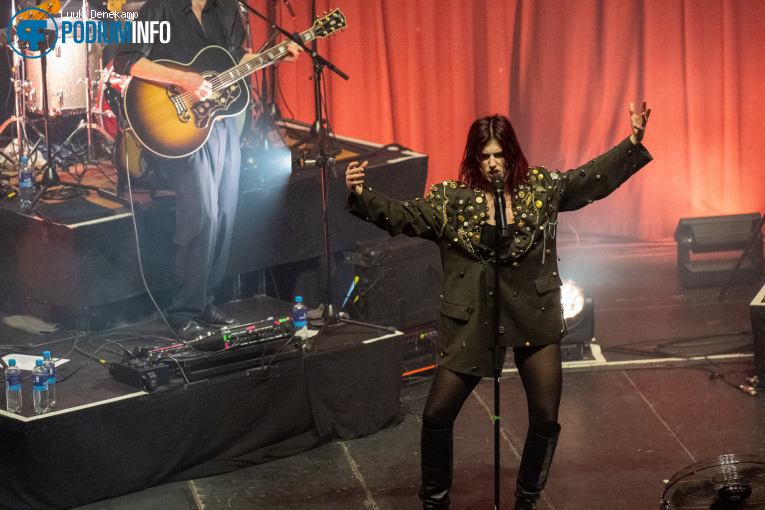 Sylvie Kreusch op Sylvie Kreusch - 11/12 - Paradiso foto