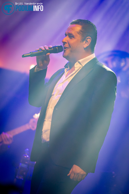 John West op Hollandse Toppers: John West live met band - 13/12 - 013 foto