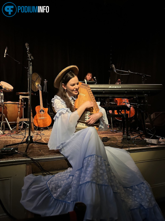 Elsa Birgitta Bekman op Elsa Birgitta Bekman - Het Huis Verloren Hoorn - 05/01 - Het Huis Verloren foto