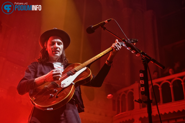 James Bay op James Bay - 27/01 - Paradiso foto