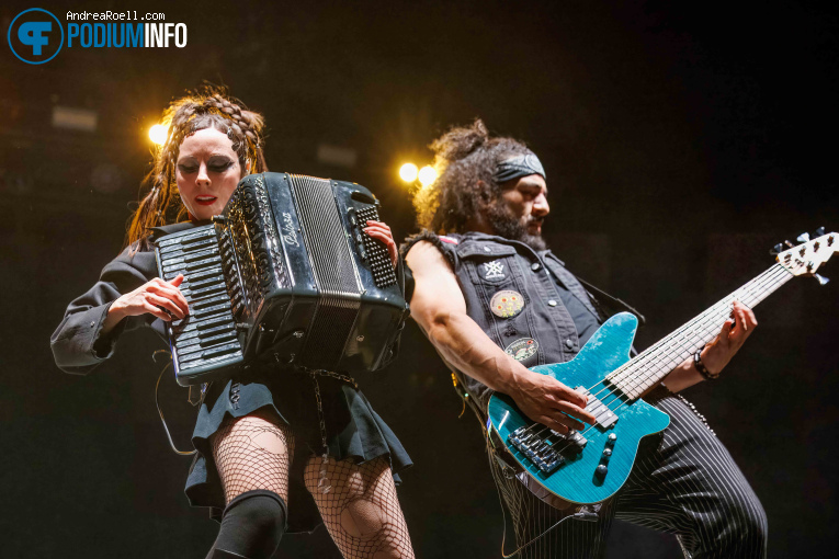 Gogol Bordello op Dropkick Murphys - 29/01 - Ziggo Dome foto