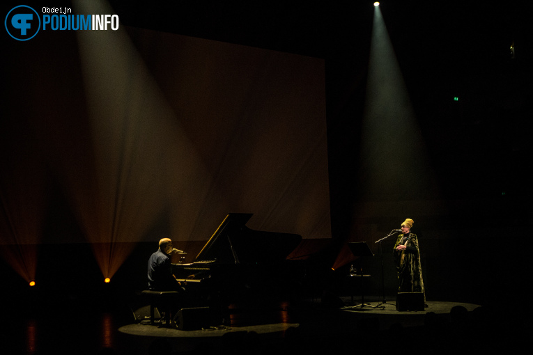 Lisa Gerrard op Lisa Gerrard - 11/02 - TivoliVredenburg foto