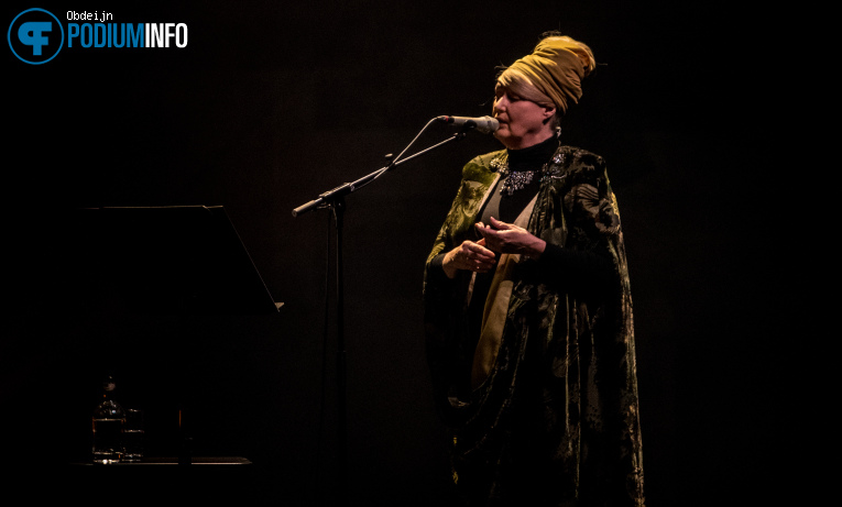 Lisa Gerrard op Lisa Gerrard - 11/02 - TivoliVredenburg foto