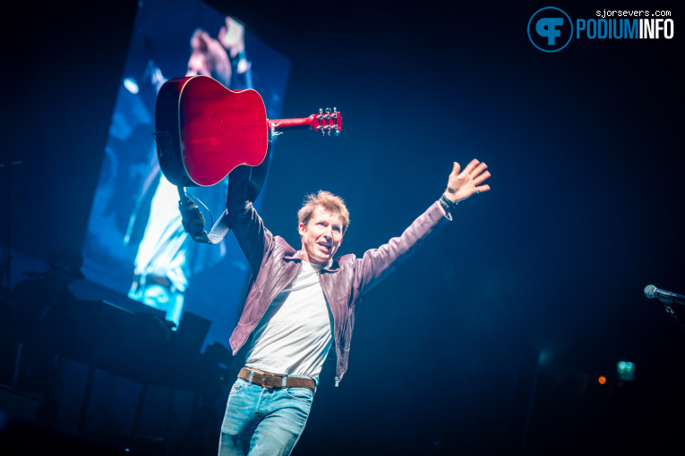 James Blunt op James Blunt - 04/03 - Ziggo Dome foto