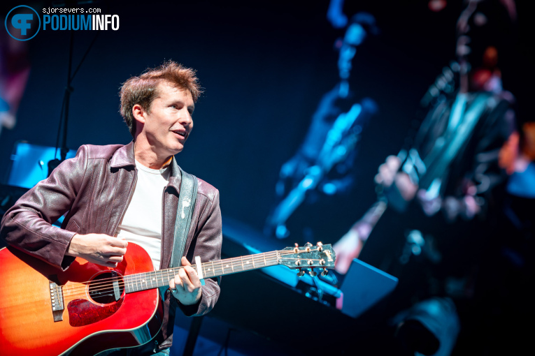 James Blunt op James Blunt - 04/03 - Ziggo Dome foto