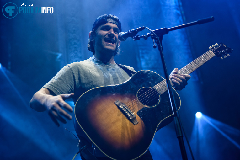 Jonah Kagen op Sam Barber - 05/03 - Paradiso foto