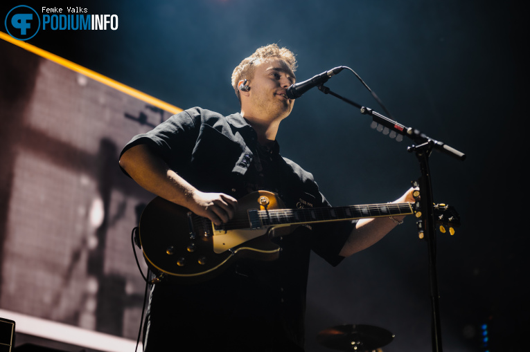 Sam Fender op Sam Fender - 05/03 - 013 foto