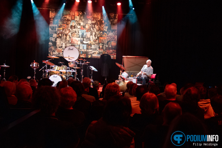 Cesar Zuiderwijk op Cesar Zuiderwijk - De Naakte Waarheid - 09/03 - TivoliVredenburg foto