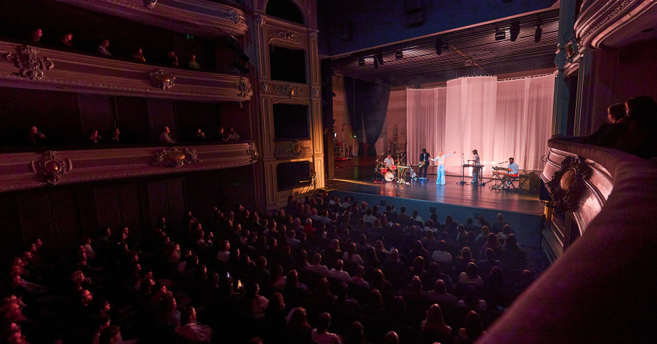 Bekijk de S10 - Groeipijn - 28/12 - Koninklijke Schouwburg foto's