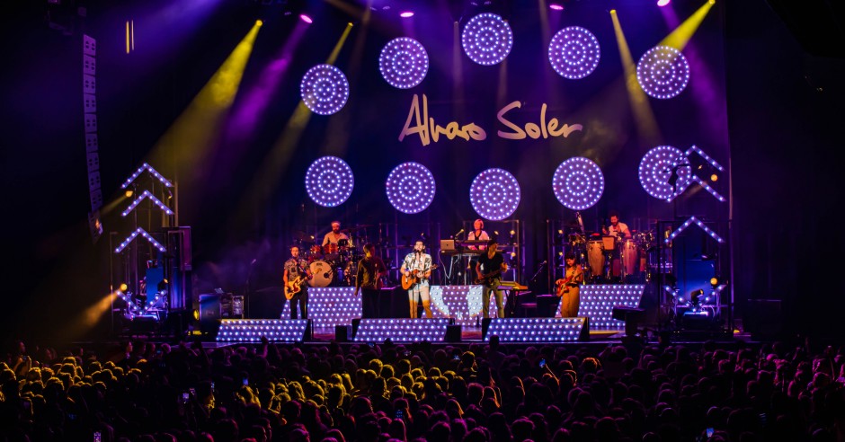 Bekijk de Alvaro Soler - 06/10 - 013 foto's