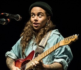 Tash Sultana met wereldtour naar Sportpaleis en Ziggo Dome