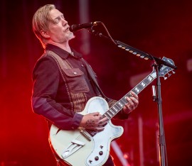 Eerste namen Lowlands 2024 bekend: o.a. Queens of the Stone Age, Froukje en Fred Again