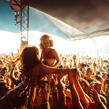 Jera On Air 2027 breidt line-up uit met 20 nieuwe namen o.a. Simple Plan, Blood for Blood en John Coffey